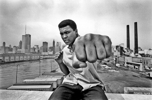 Thomas Hoepker, Ali Right Fist, Skyline Chicago, 1966